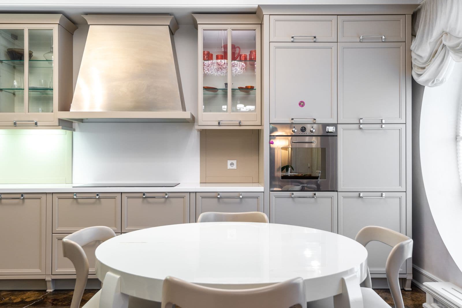 Clean, pest-free kitchen interior in an Arroyo Grande home